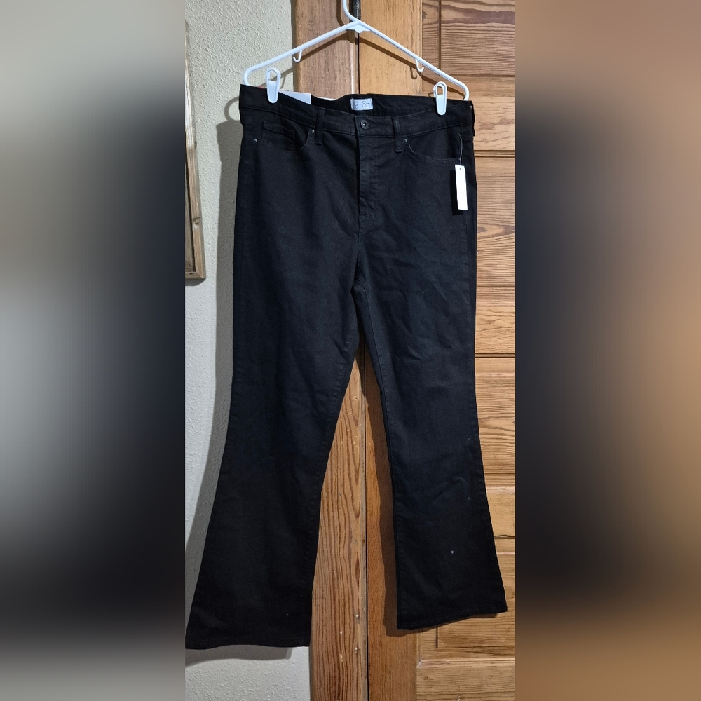 NWT Women's Jessica Simpson Size 14/32 Mid Rise Slight Flare Black Jeans Pockets